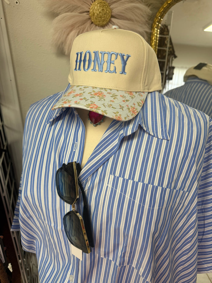 Honey Embroidery Floral Two-tone Trucker Hat