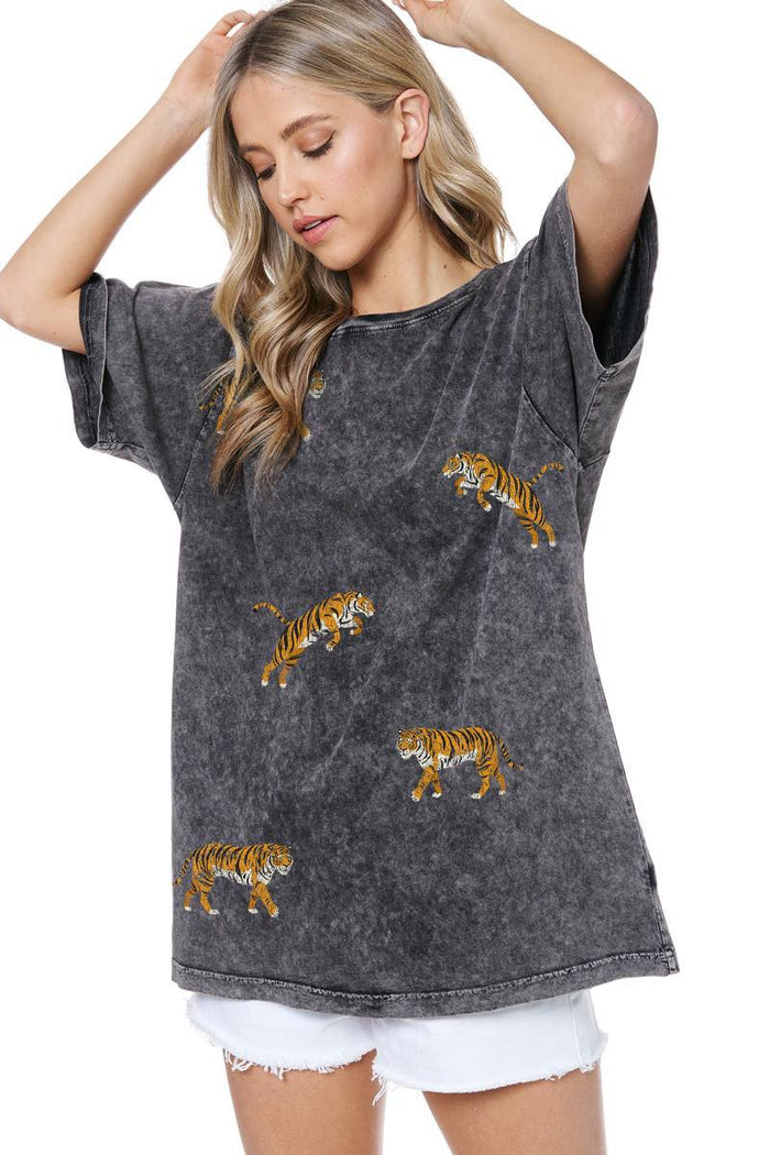 Multi Tigers Graphic T-Shirt