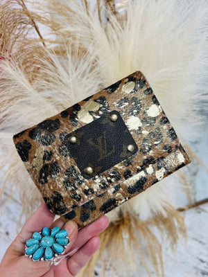 Shiloah Card Wallet Keychain Featuring Embellishment by Keep It Gypsy –  Sweet Southern Swank Boutique